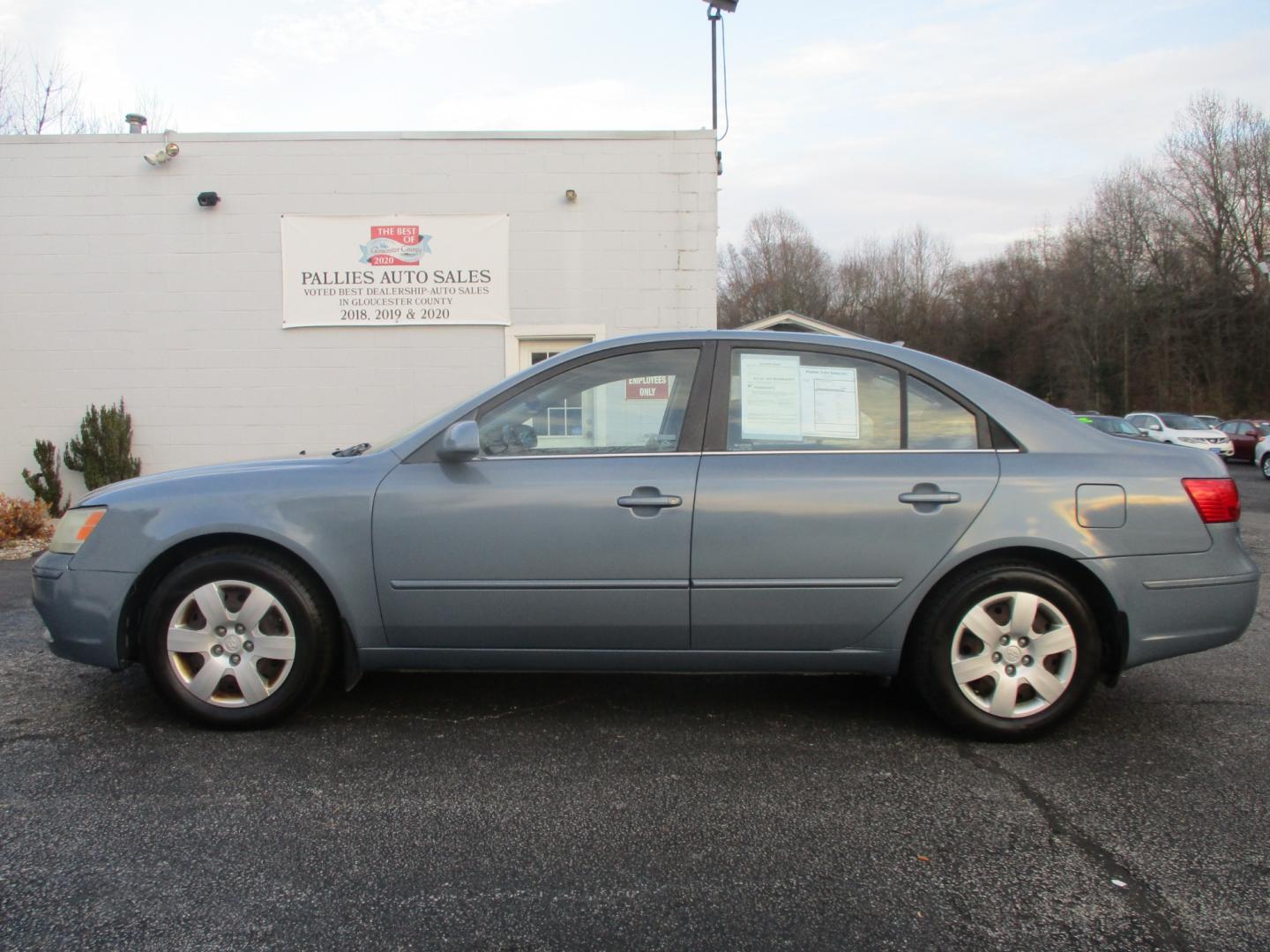 2009 Hyundai Sonata GLS (5NPET46C39H) with an 2.4L L4 DOHC 16V engine, AUTOMATIC transmission, located at 540a Delsea Drive, Sewell, NJ, 08080, (856) 589-6888, 39.752560, -75.111206 - Photo#2